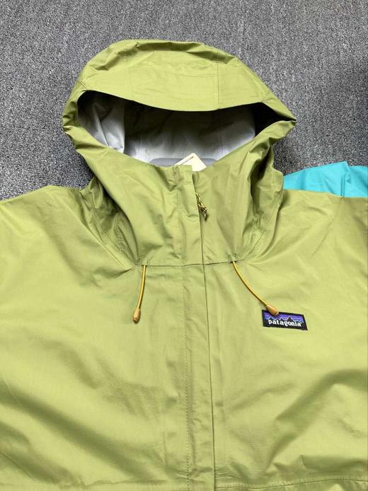 现货没多少件，春游首选.. 巴塔哥尼亚功能型冲锋衣，压胶防水，兼顾透气 商品图5
