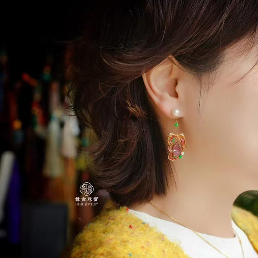 龢盒原创 蝶引芬芳  9k金镶翡翠碧玺蝴蝶耳坠 商品图3
