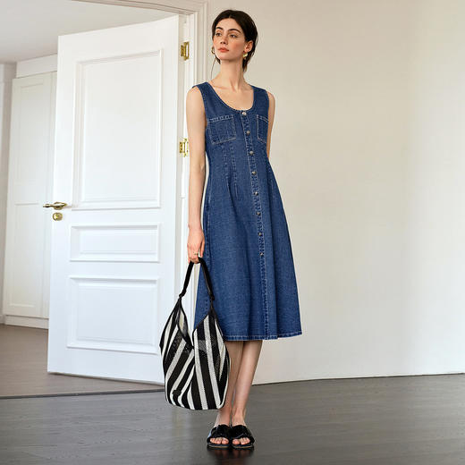 
OLrain欧芮儿2025年春夏新款修身显瘦复古无袖牛仔U领气质连衣裙 商品图1