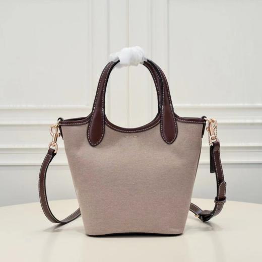 【礼盒礼袋】【品牌授权】COACH蔻驰女士菜篮子HANNA水桶包奥莱手提斜挎包通勤包包 商品图8