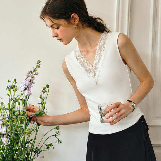 Olrain欧芮儿V领法式打底针织背心女春季2025新款气质内搭套头衫 商品图0