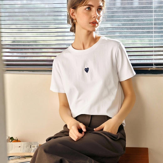 OLrain欧芮儿2025夏新款时尚简约百搭T恤短袖白色爱心纯棉女上衣 商品图0