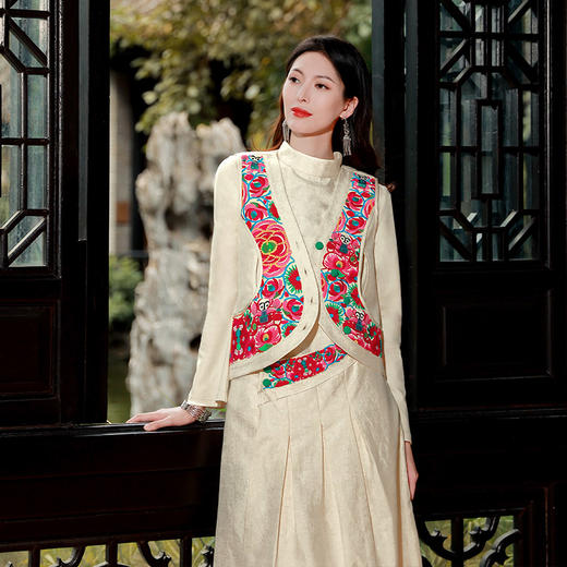 【优雅套装】风花雪月刺绣马甲 | 现货加急发 商品图1