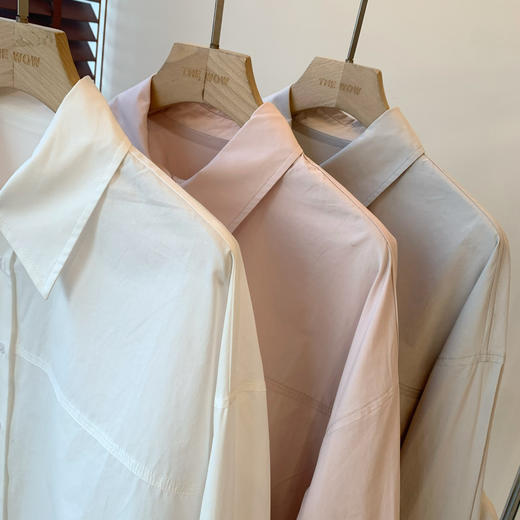 早春新款 100棉透气翻领长袖圆弧抽绳下摆长袖白衬衫上衣女款 ！ 商品图1