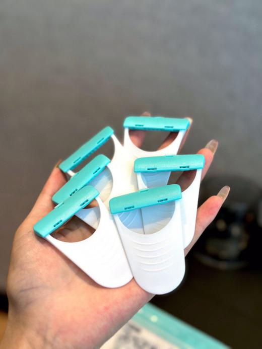 🔥【粗の柒一次性便携刮毛刀】✈💰19.9买1发3‼️整整18个🤑夏天拒绝腋下尴尬🙈0痛感‼️不留黑点‼️一刮即净 👏腋下/腿部👣/手臂/比基尼边界都能用！ 商品图3