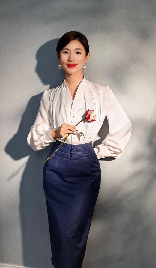 逸红颜明月优选#新中式包臀裙「美术馆」 国风复古丹宁色裙，别样的风情万种，进口tr面料 商品图8