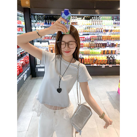 <曾小咸推荐>3.28现货秒杀 ！微信超特价！蕾丝拼接假两件短袖T恤 日常109.99 立减60 秒杀49.99！！ 商品图1