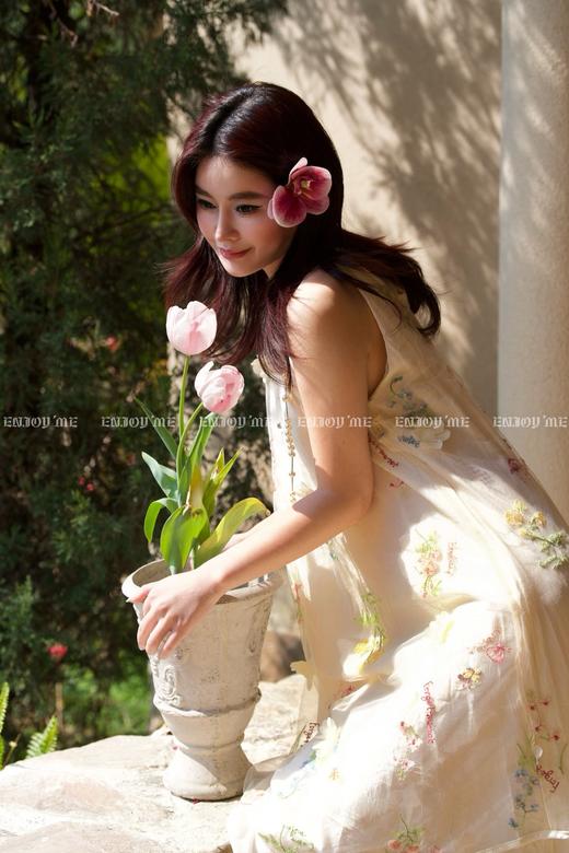 【门店同款】ENJOY春季“绮梦繁花”立体花朵刺绣裙 161948767 商品图6