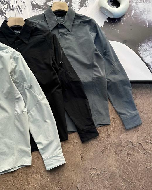 点此购买 始祖鸟春秋季男士休闲纯色轻薄长袖衬衫 jj 311093 商品图5