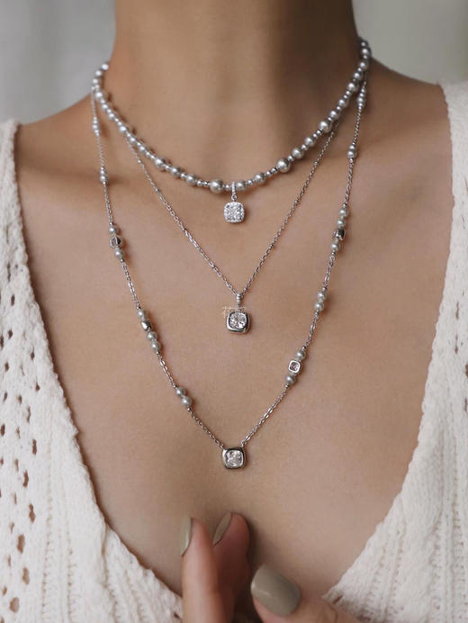 【何F方糖气泡珍珠项链&双层珍珠项链】镶钻莫比鸟斯环十施华洛珍珠!进口施珍珠!强光正圆质感超棒纯手工镶嵌施华洛水晶钻!通透明亮有质感 双层不同大小珍珠，轻松解锁六种戴法 商品图4