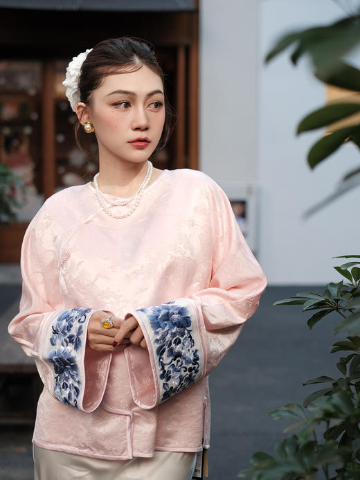 盛唐牡丹 |丝毛三蓝手推绣挽袖上衣-粉色(限量款-售完不补) 商品图0