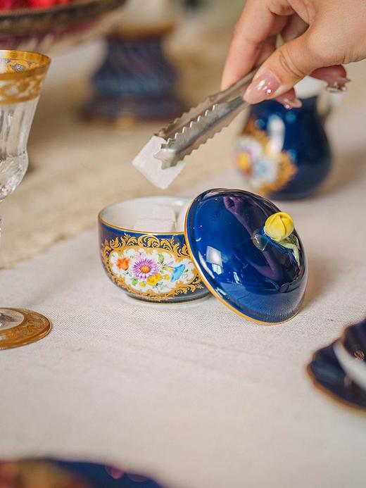 【已售】独角鹿西洋古董 20世纪德国著名瓷窑出品钴蓝釉描金手绘德国之花下午茶摩卡八人瓷器套件 商品图2