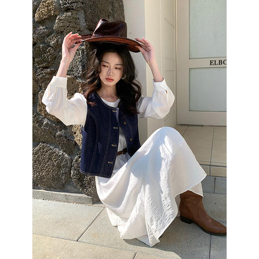 【年货节】熙世界复古百搭牛仔马甲女春季2025新款圆领坎肩马夹气质背心上衣 商品图2