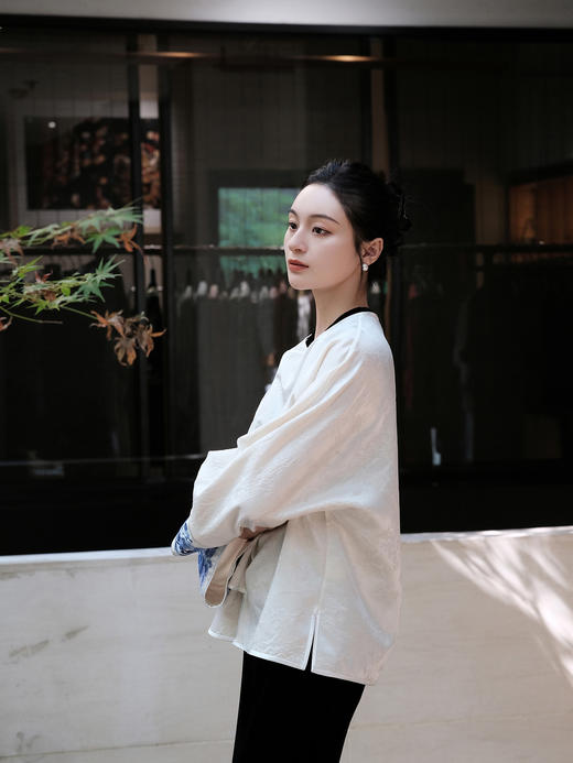 盛唐牡丹 |丝毛三蓝手推绣挽袖上衣(限量款-售完不补) 商品图5