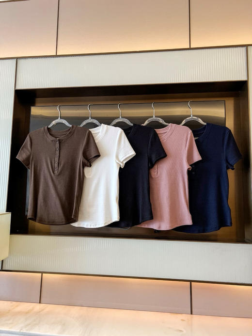 𝐥𝐮家𝐇𝐨𝐥𝐝 𝐭𝐢𝐠𝐡𝐭系列亨利衫 商品图5