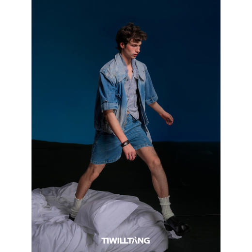 启世录TIWILLTANG“爵域迹铭”三角折边水洗做旧短袖牛仔夹克男 商品图2