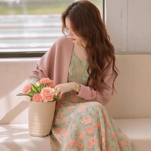 超火开春温柔风减龄显瘦碎花连衣裙针织开衫两件套 商品图3