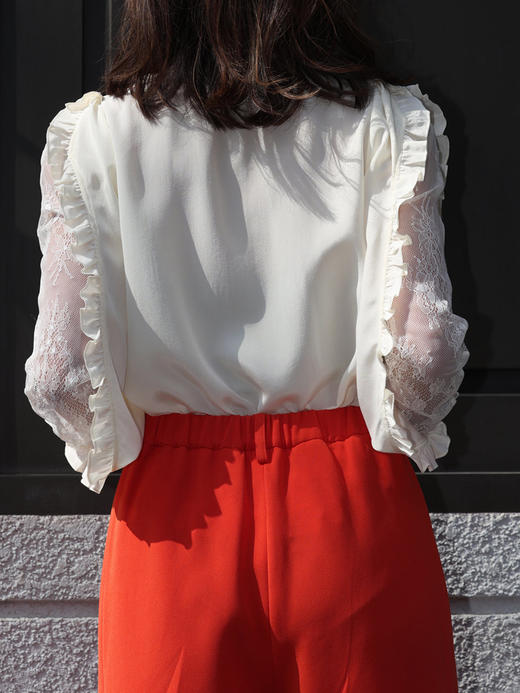 TYNVIE 蕾丝袖荷叶边真丝衬衫 - 白色 商品图6