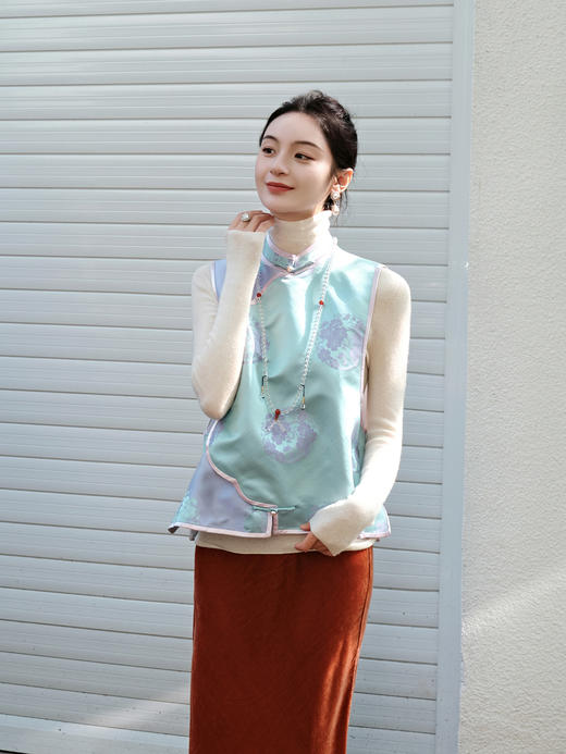 瑕疵|盛唐牡丹 |君子梅团花纹花锦缎马甲[特价品]](特殊商品不退不换) 商品图5