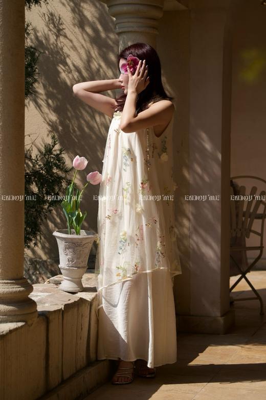 【门店同款】ENJOY春季“绮梦繁花”立体花朵刺绣裙 161948767 商品图3