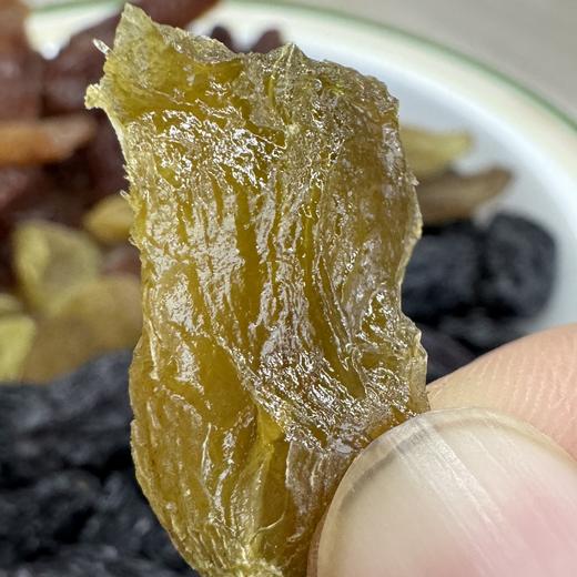 大大的葡萄干，干干净净的吃！特别像十几年前，我第一次在新疆吃的那种葡萄干！ 商品图0