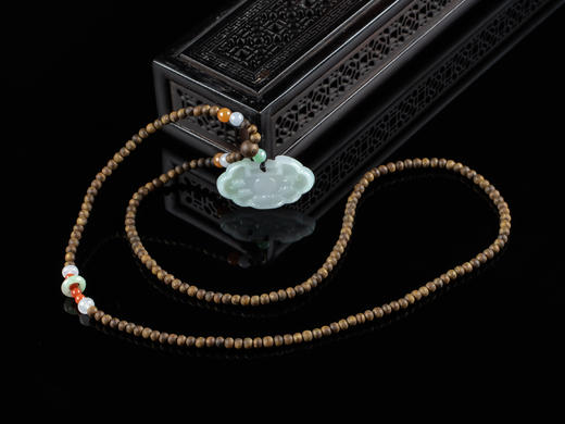 XY0068原创沉香+翡翠岁岁平安锁挂件 商品图0