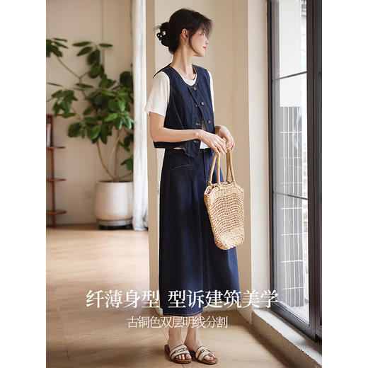 【年货节】熙世界复古百搭牛仔马甲女春季2025新款圆领坎肩马夹气质背心上衣 商品图4