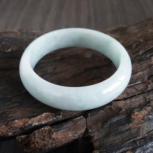 【天然正品】天然正桩浅青豆种57号翡翠手镯050325XY19 现售价：980 特价 商品图5