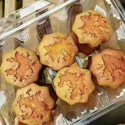 暖家老蛋糕、桃酥！不加一滴水，小时候的味道，不是那种甜腻腻的蛋糕，选用上乘精细面粉，鸡蛋和面。不加一滴水。纯手工揉制发酵！ 商品图1