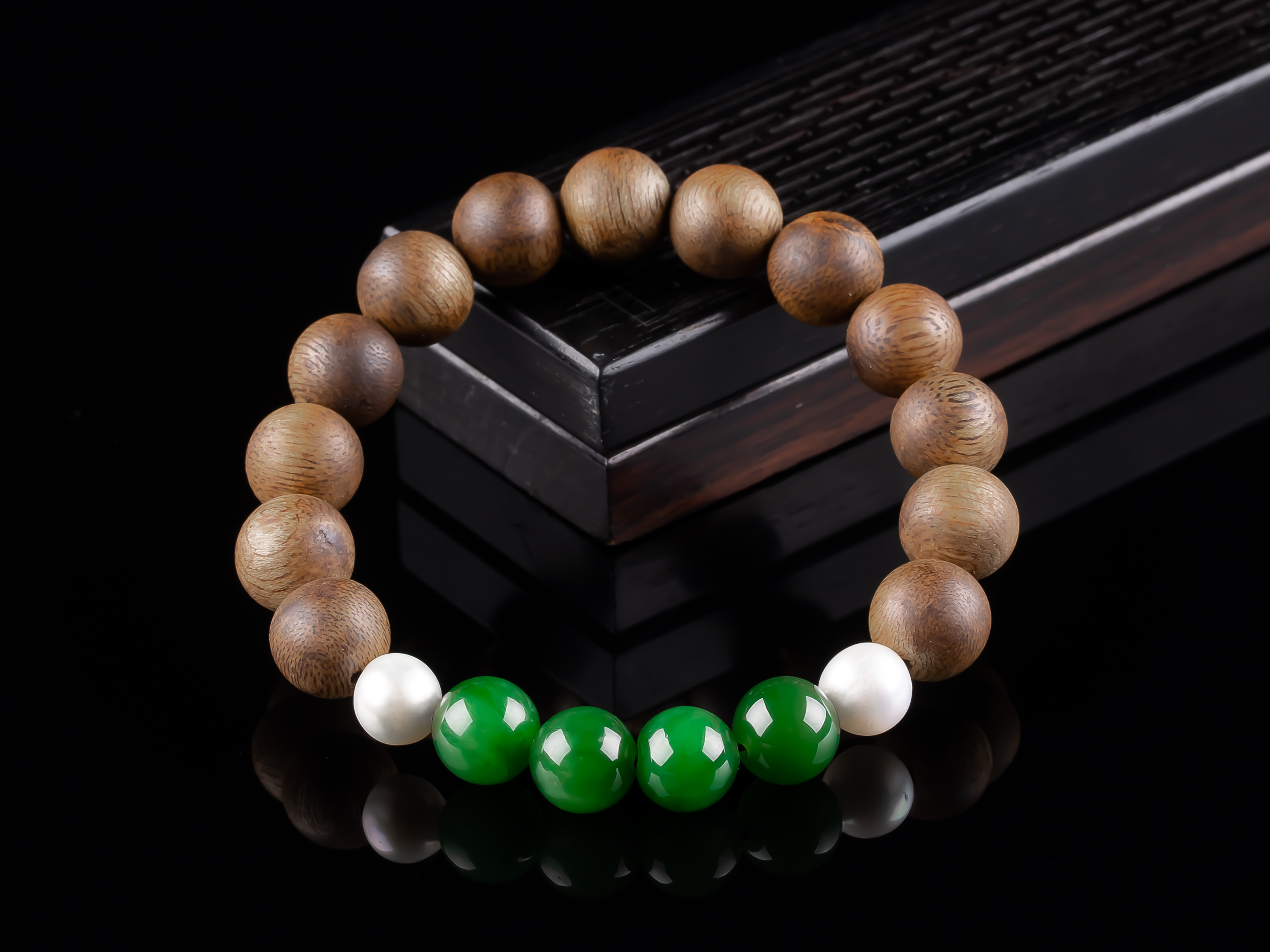 XY0275原创沉香+碧玉珍珠单圈手串