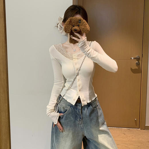西遇法式蕾丝拼接上衣女新款木耳边短款修身长袖t恤SS150202 商品图1
