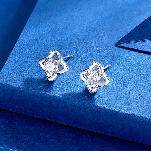 【幸运四叶草】卡蒂罗/KADER 四叶星芒耳钉  闪耀星点璀璨星光原创设计纯银耳饰 轻奢简约小众通勤穿搭配饰 925银 商品图4