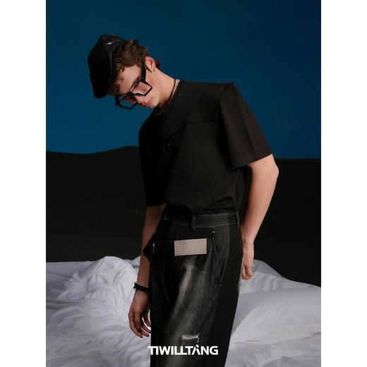 启世录TIWILLTANG“爵屿钦杰”镶边三角金属标百搭T恤圆领短袖男 商品图2