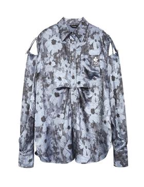 雾霾蓝色印花花朵章仔装饰宽松款衬衣