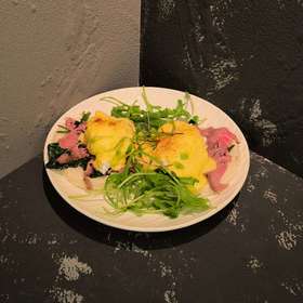 慢烤牛肉班尼迪克蛋