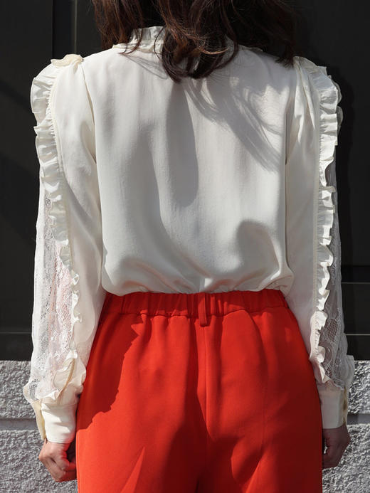 TYNVIE 蕾丝袖荷叶边真丝衬衫 - 白色 商品图5