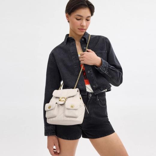 【品牌授权】【礼盒礼袋】COACH蔻驰女士菱格纹绗缝TABBY小香风奥莱双肩包 商品图6