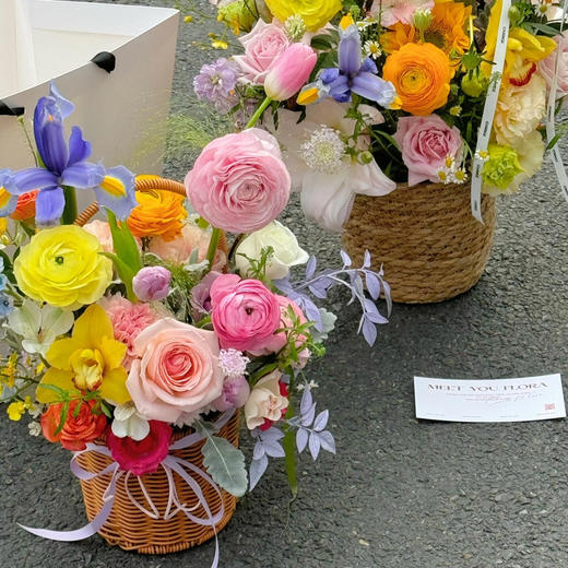 《缤纷女神》多巴胺色系手提花篮，品种随机 商品图1