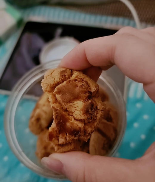 暖家老蛋糕、桃酥！不加一滴水，小时候的味道，不是那种甜腻腻的蛋糕，选用上乘精细面粉，鸡蛋和面。不加一滴水。纯手工揉制发酵！ 商品图2