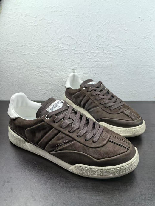 外贸原单MONO WAY 男鞋 头层牛皮材质 做旧款 超轻上脚舒适百搭休闲款 
码数 42-45各几双
原盒包装，国内无售 商品图0