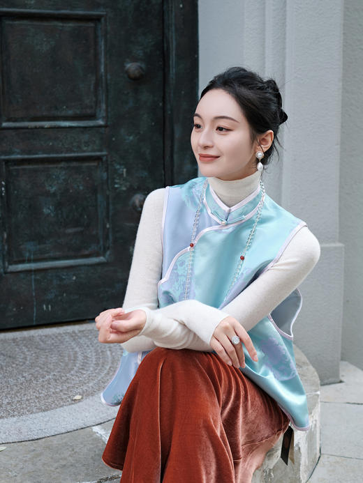 瑕疵|盛唐牡丹 |君子梅团花纹花锦缎马甲[特价品]](特殊商品不退不换) 商品图3