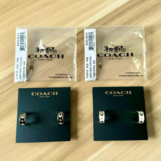 女神节 爆款 2025新春爆款 原单正品Coach/蔻驰 签名珐琅 Rondell 耳钉超帅 超百搭。黑白两色 商品图2