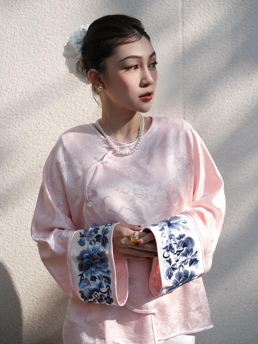 盛唐牡丹 |丝毛三蓝手推绣挽袖上衣-粉色(限量款-售完不补) 商品图2