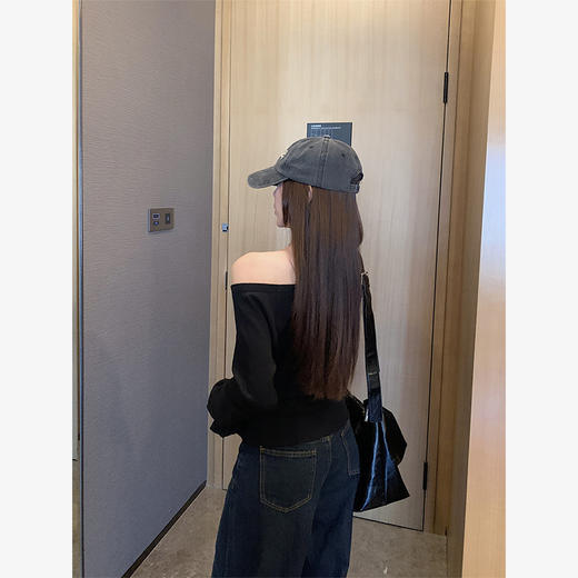 西遇宽松斜肩上衣女新款露肩内搭打底衫慵懒风长袖t恤SS150212 商品图4