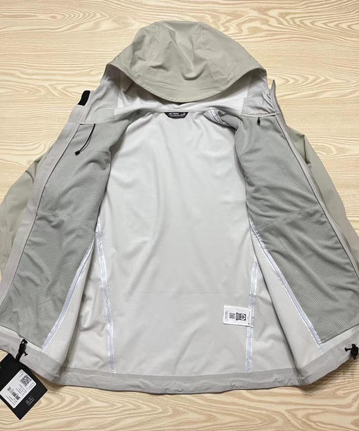 原单正品始祖鸟软壳冲锋衣，孤品190码。原价400美刀。 商品图1