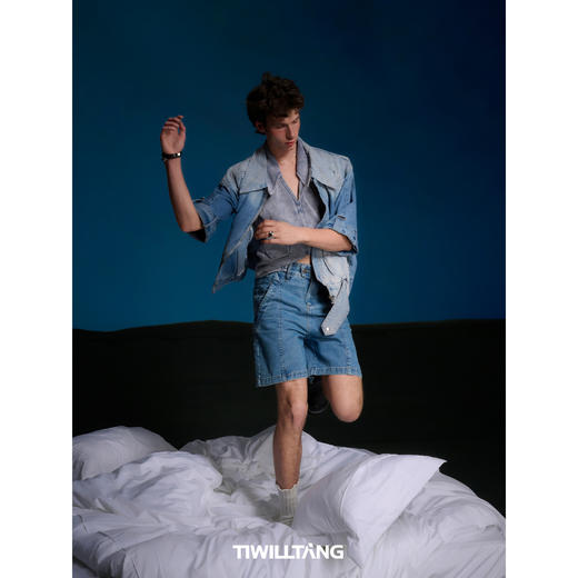 启世录TIWILLTANG“爵域迹铭”折边水洗牛仔短裤宽松直筒五分裤 商品图1