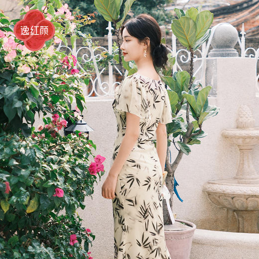 逸红颜竹瑶2025夏新款冰凉雾面朦胧弹力网纱浪漫鱼尾新中式连衣裙 商品图3