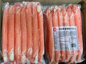 【家庭实惠装】超级好吃的大鳕蟹柳1000g，主原材料来自美国阿拉斯加，鳕鱼含量高达80%以上，口感更鲜美，可以任意烹调，零脂肪，鲜味足，蛋白质含量高，辽宁省内包邮