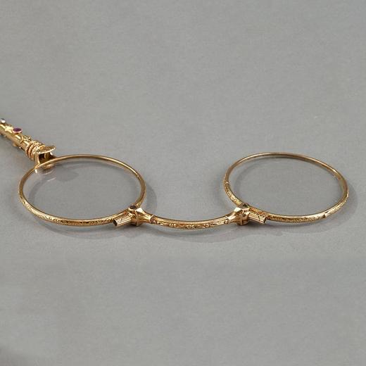 独角鹿西洋古董 19世纪末法国出品花卉主题精雕18k金镶嵌钻石红宝石可折叠手持长柄眼镜 商品图2