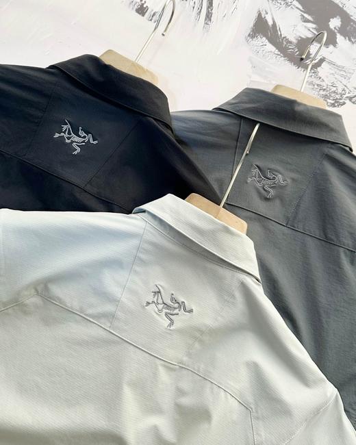 点此购买 始祖鸟春秋季男士休闲纯色轻薄长袖衬衫 jj 311093 商品图14